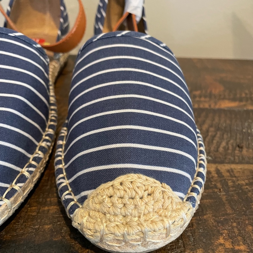 Style & Co. women’s Paminaa sandal created for Macys. Navy stripe . NWT - Picture 2 of 13